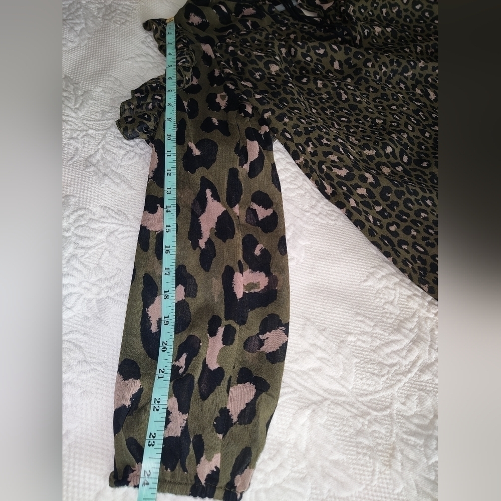 Wonderly Long Sleeves Animal Print Blouse Top Size L - Picture 8 of 8